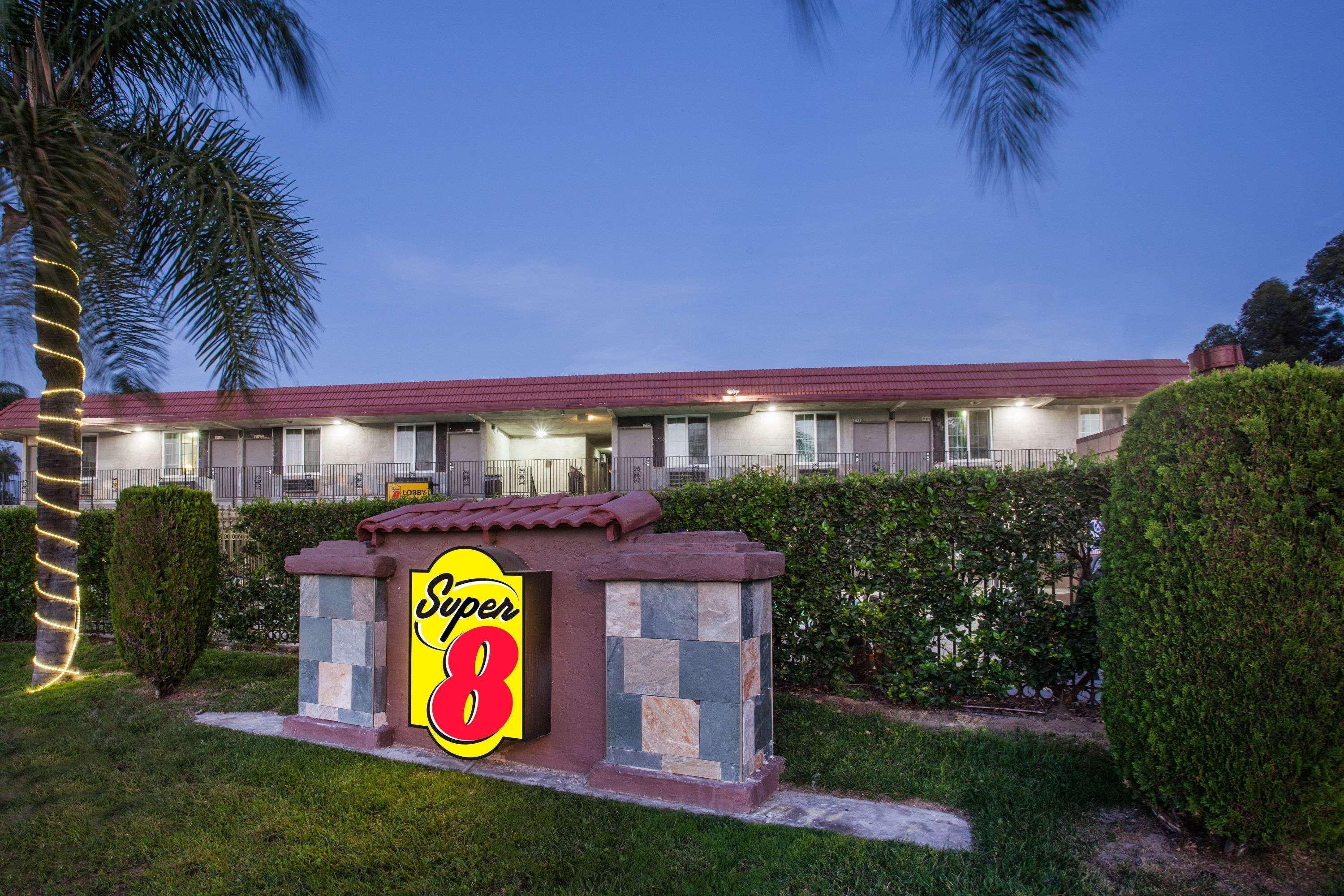 Super 8 by Wyndham Redlands/San Bernardino Motel Eksteriør billede