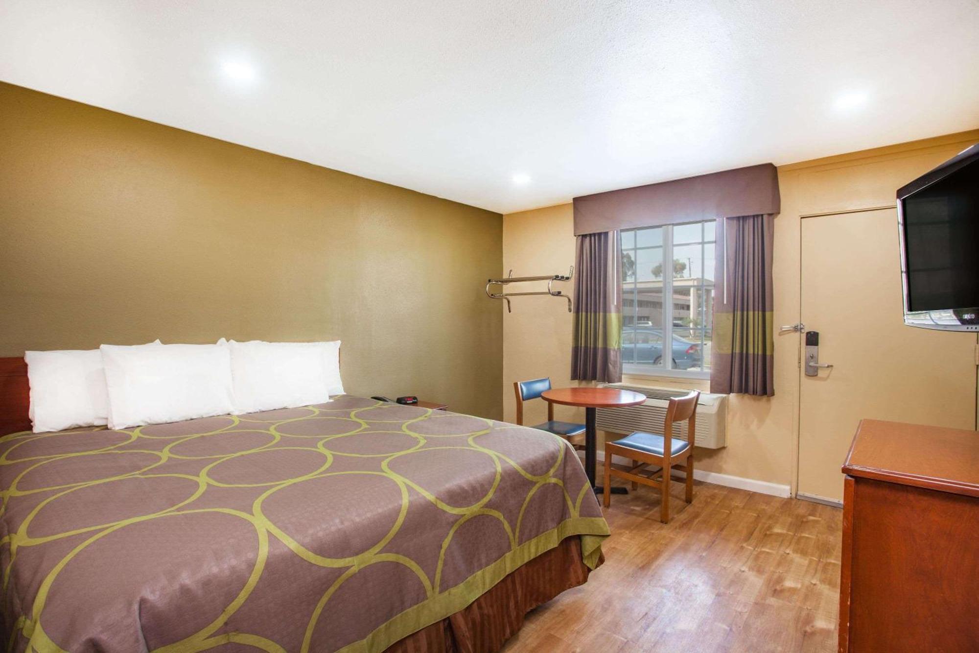 Super 8 by Wyndham Redlands/San Bernardino Motel Eksteriør billede