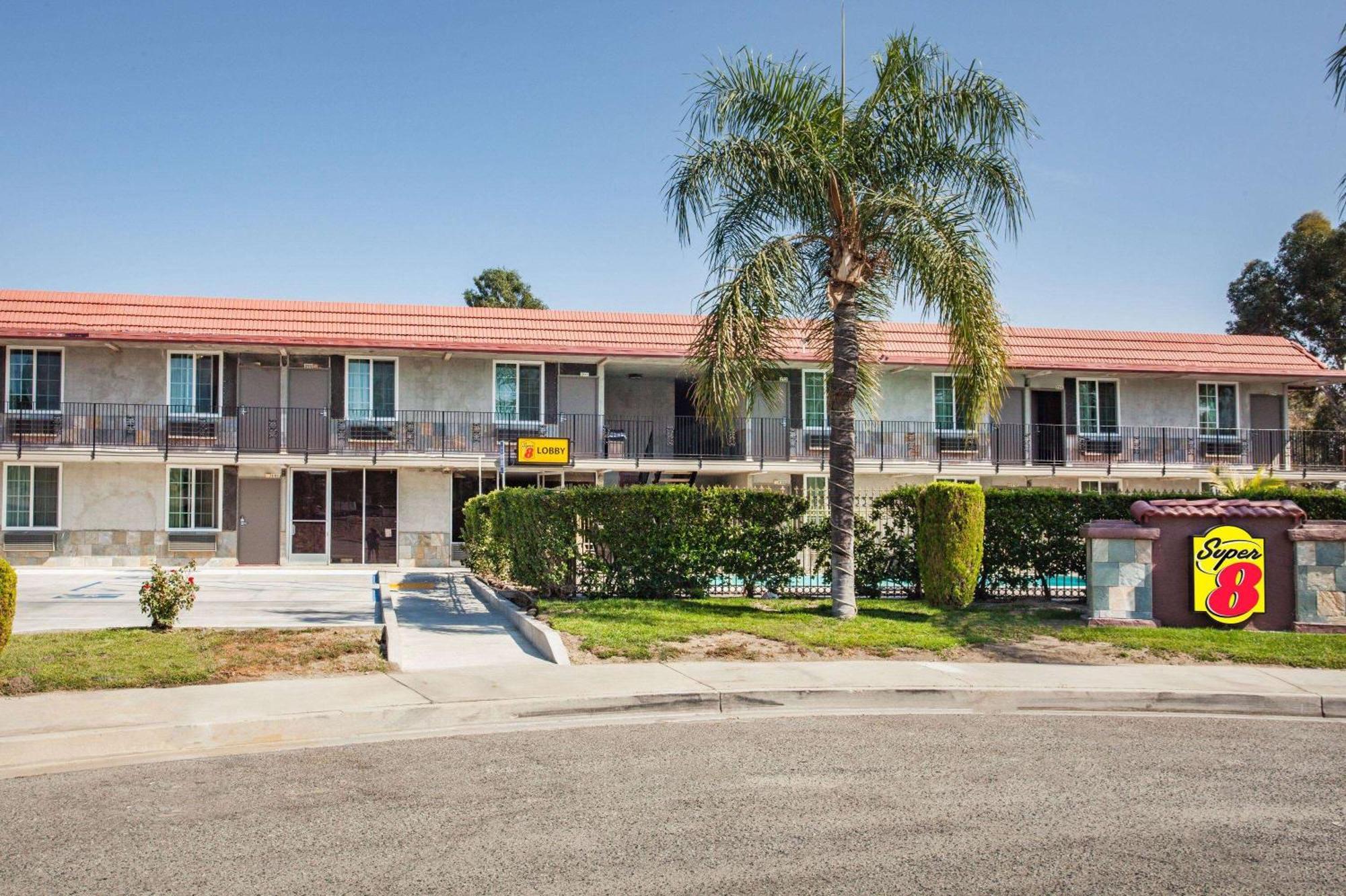 Super 8 by Wyndham Redlands/San Bernardino Motel Eksteriør billede