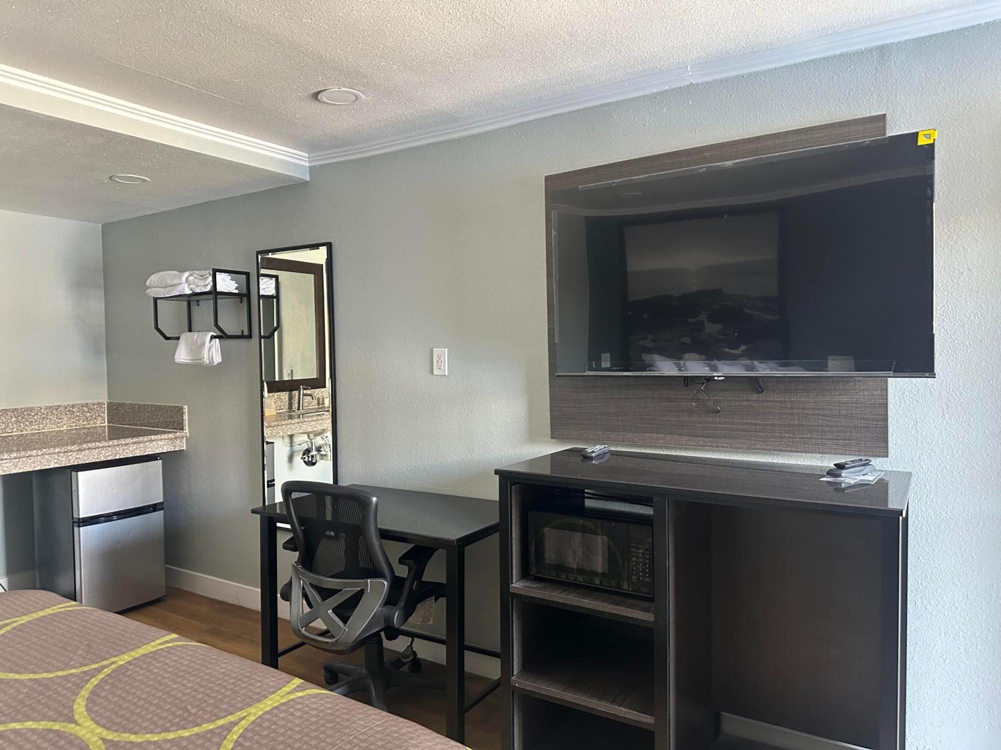 Super 8 by Wyndham Redlands/San Bernardino Motel Eksteriør billede