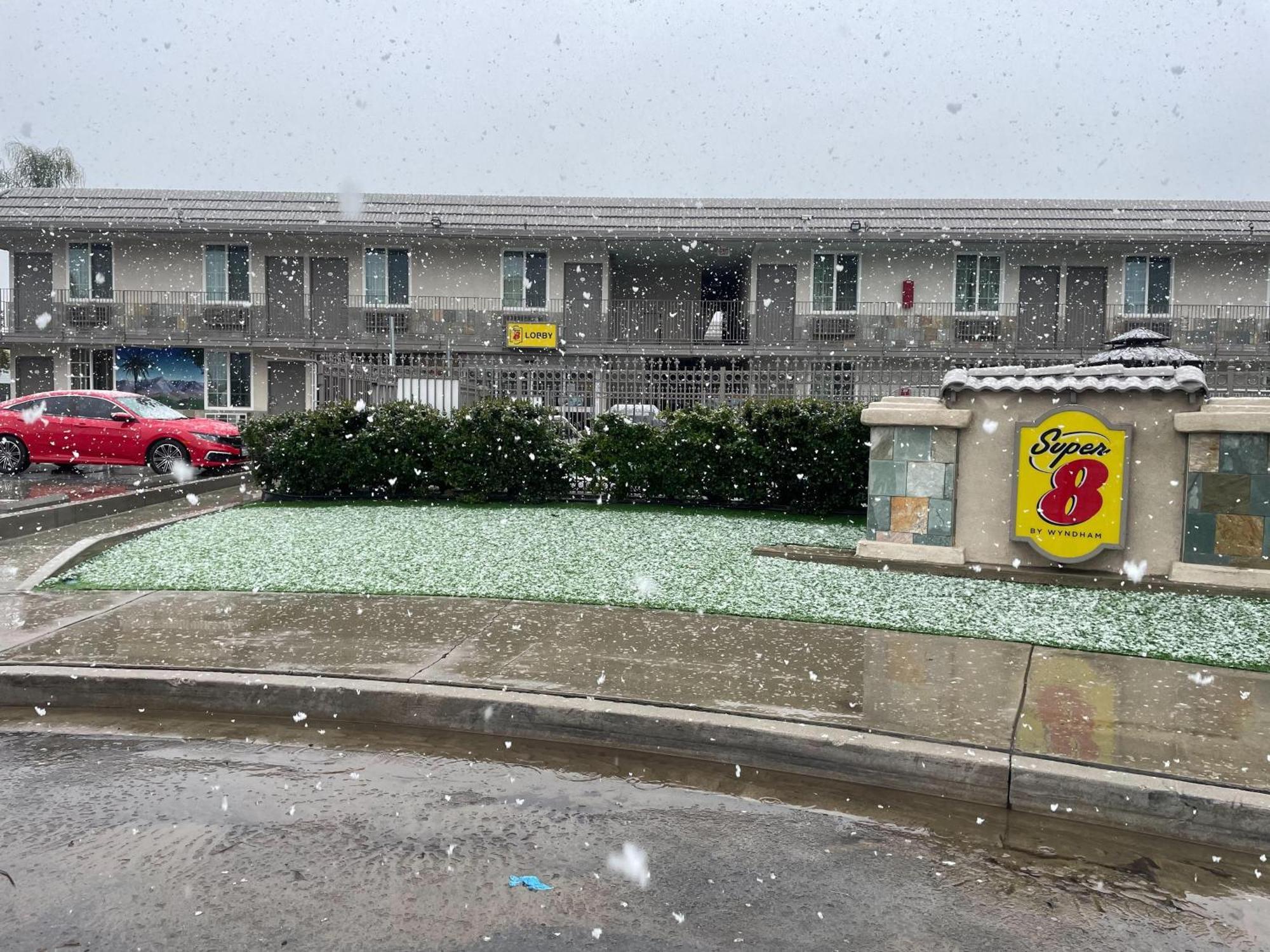 Super 8 by Wyndham Redlands/San Bernardino Motel Eksteriør billede