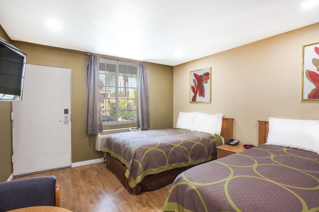 Super 8 by Wyndham Redlands/San Bernardino Motel Eksteriør billede