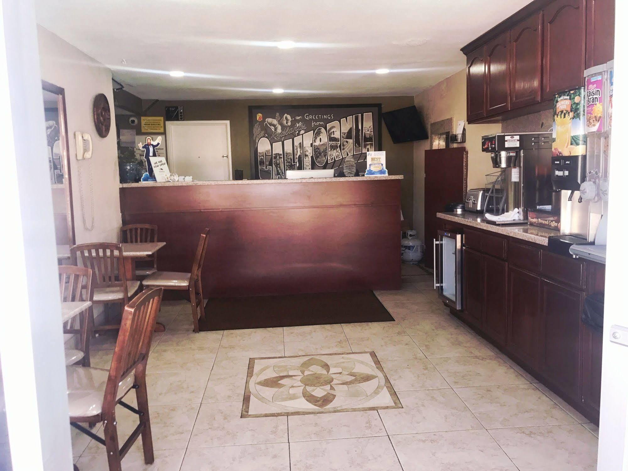 Super 8 by Wyndham Redlands/San Bernardino Motel Eksteriør billede